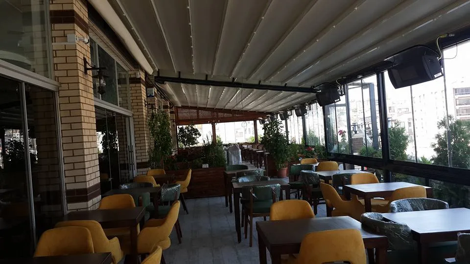 Ali Zadeh Cafe — pergola tente — eski site uygulama fotoğrafı 2