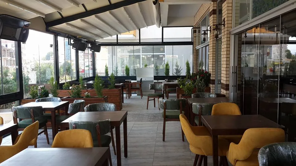 Ali Zadeh Cafe — pergola tente — eski site uygulama fotoğrafı 3